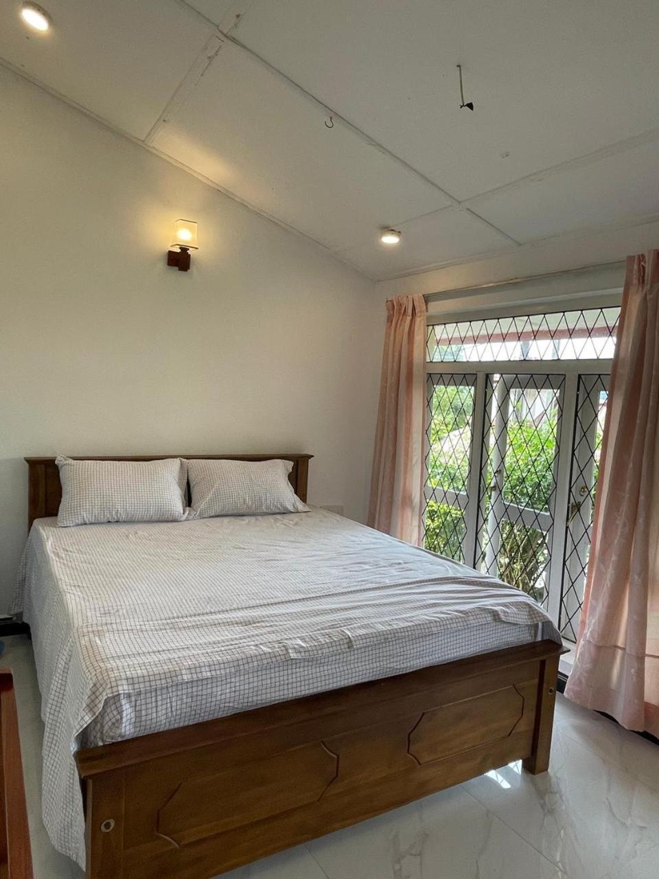 Upali'S Place 康提 外观 照片